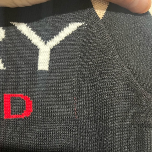 Burberry Black Crewneck with Red and Beige Accents - Picture 3 of 8